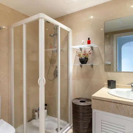 Apartment Arqueros, - *